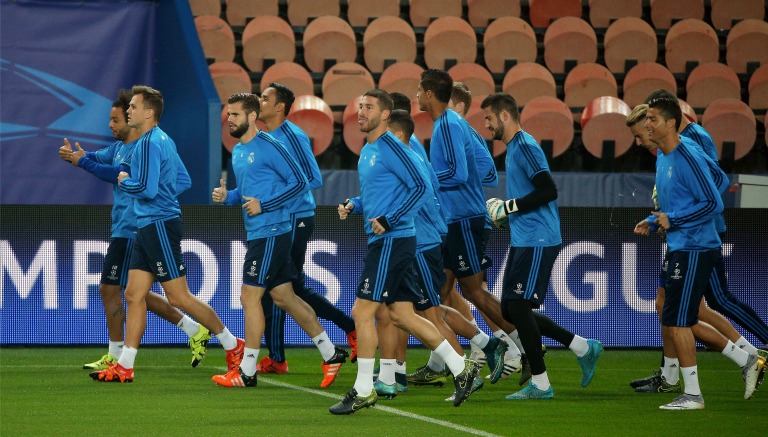 Jugadores del Real Madrid se preparan para enfrentar al PSG