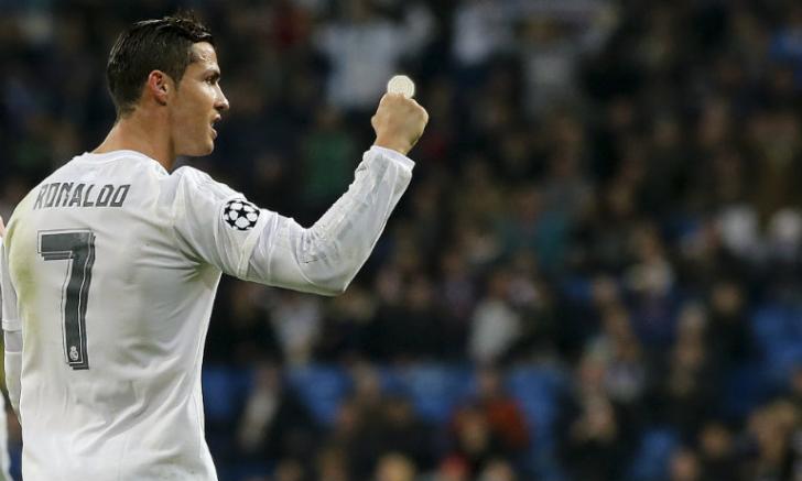Cristiano Ronaldo festeja uno de sus goles contra el Malmo