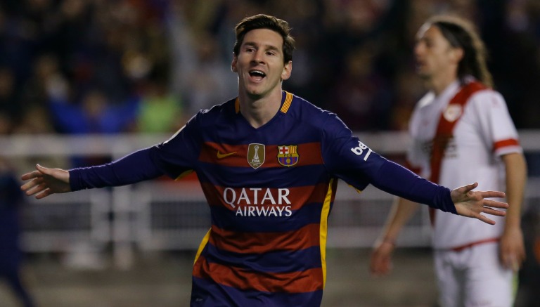 Lionel Messi celebra uno de sus goles contra el Rayo