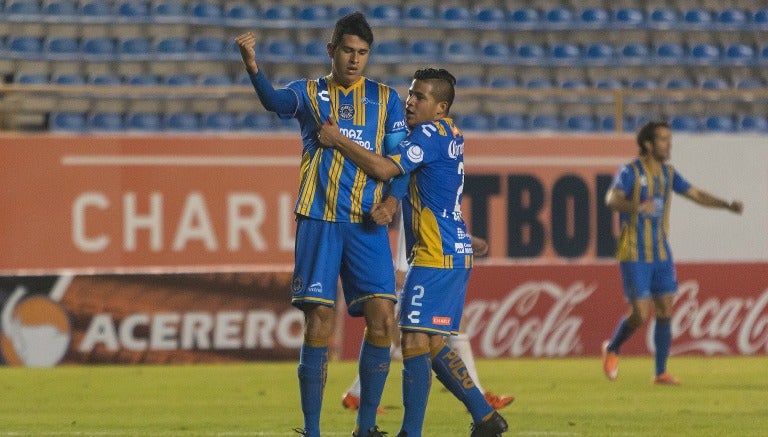 Othoniel Arce festeja un gol con San Luis