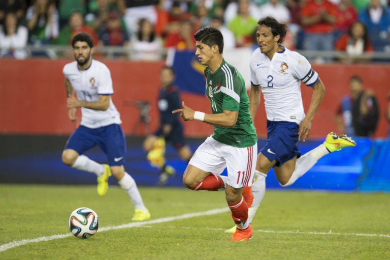 Alan Pulido, en amistoso contra Portugal previo al mundial