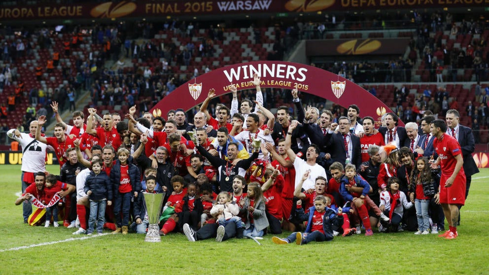 El Sevilla festeja el campeonato de Europa Leguae 2016-2015