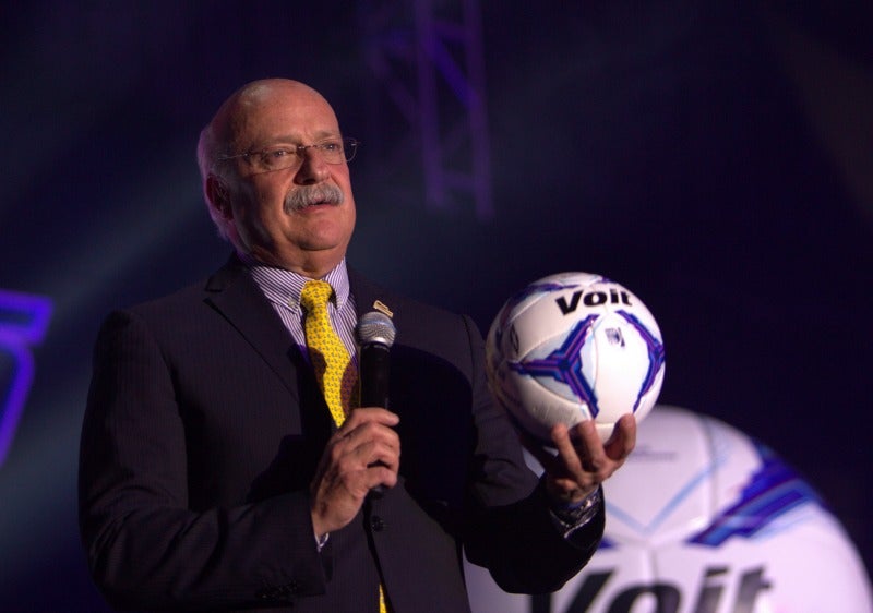 Bonilla en la presentación del balón de Liga MX