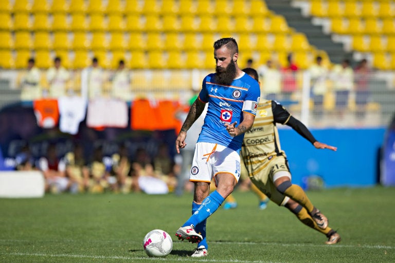 Crosas disputa juego con Cruz Azul