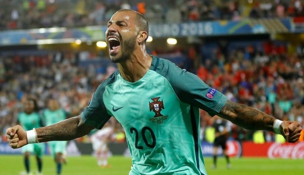 Quaresma festejando el gol de Portugal frente a Croacia