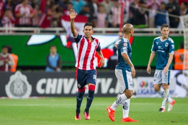 El Avión dedica su gol frente a Monterrey