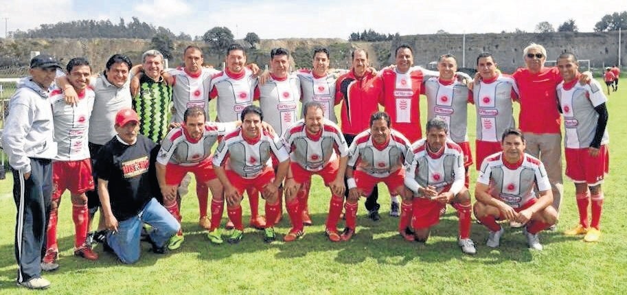 Fabián Estay en un partido de veteranos