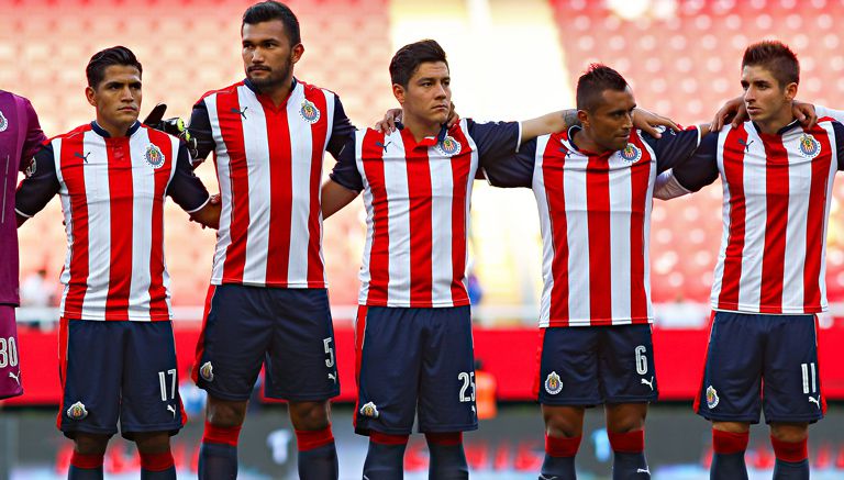 Jugadores de Chivas posan previo a duelo contra Tigres