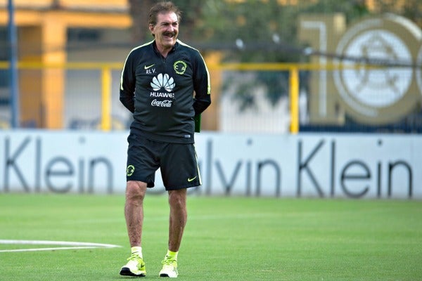 La Volpe observa un entrenamiento del América