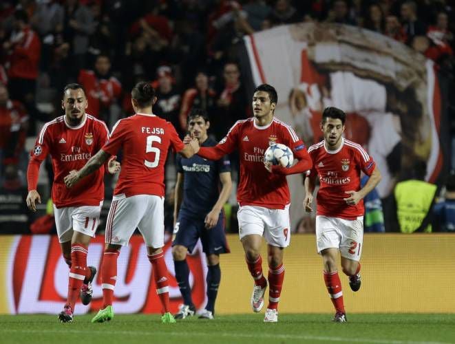 Jiménez celebra un gol con el Benfica