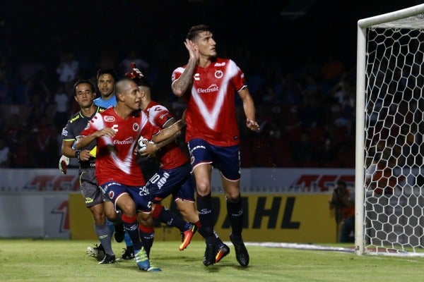 Peñalba celebra un gol con la camiseta de Veracruz