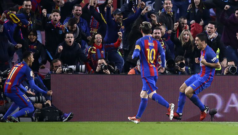 Luis Suárez festeja un gol del Barcelona 