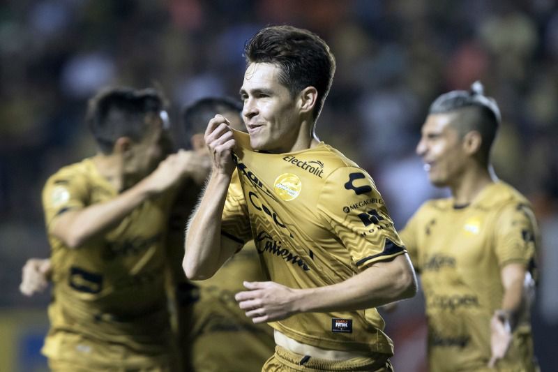 Jesús Angulo celebra un gol del 'Gran Pez'