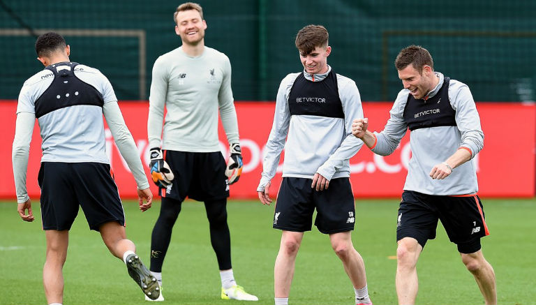 Jugadores del Liverpool en un entrenamiento