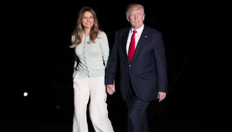 Donald y Melania Trump llegando a un evento