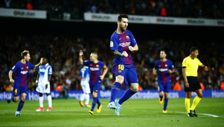 Lionel Messi festeja gol contra en Espanyol
