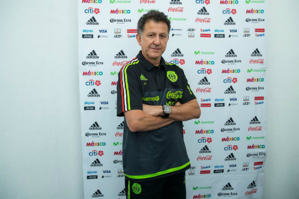 Osorio posa posando para la lente de RÉCORD