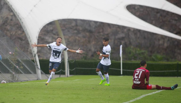Jacobo Morales festeja gol con Pumas Sub20