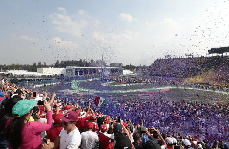 Seguidores mexicanos disfrutan de la Fórmula 1