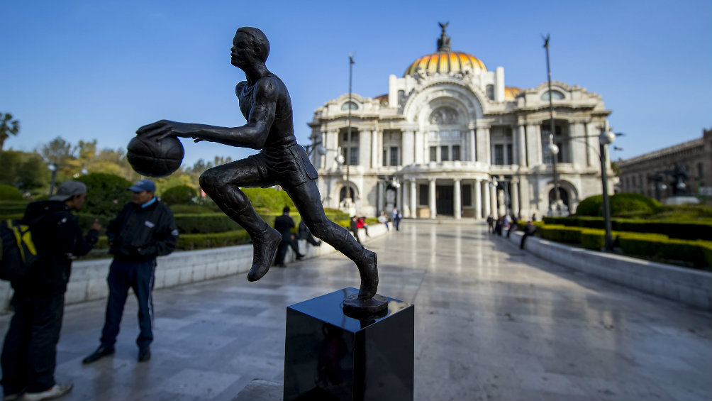 El Trofeo del MVP visitó el Palacio de Bellas Artes