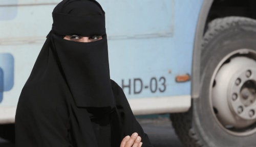 Mujer arábiga en protesta