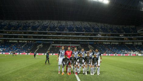Monterrey posa para la foto antes del partido