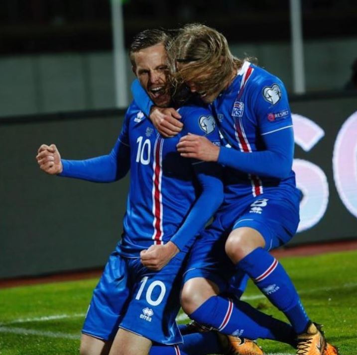 Sigurdsson celebra un gol con la selección islandesa
