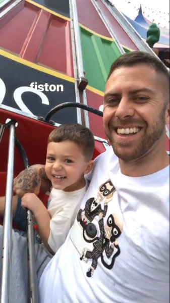 Jérémy Ménez junto con su hijo en Six Flags