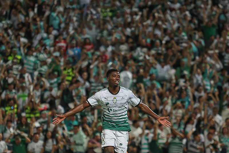 Tavares festeja un gol en el Clausura 2018