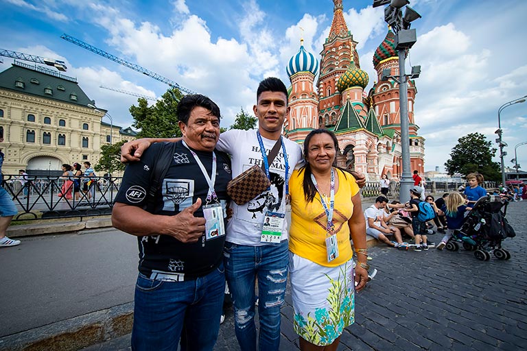 Acompañado de su familia, Gallardo aprovechó para conocer la Plaza Roja de Moscú