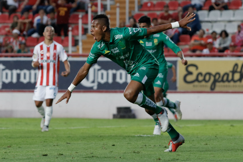 Yairo Moreno festeja gol con León en partido de Copa MX