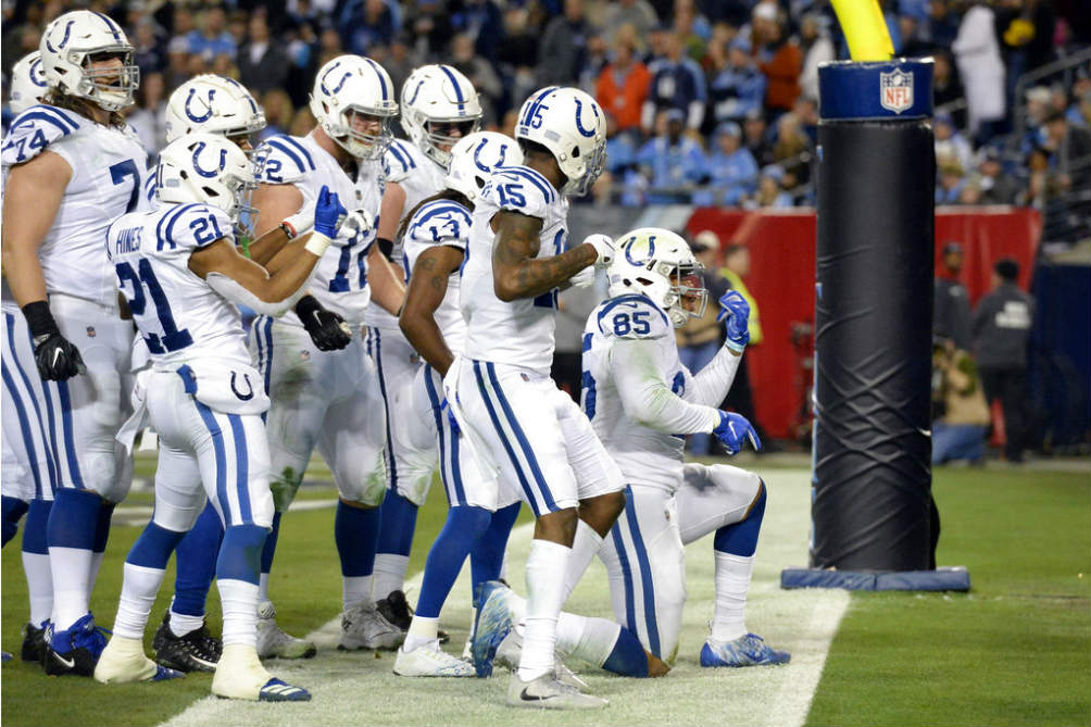 Colts festejan anotación contra Titans