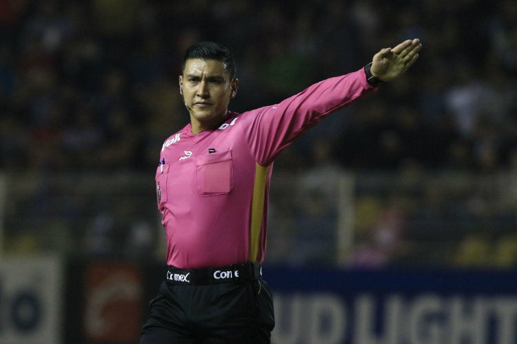 Edgar Ulises Rangel, dirige un duelo en Liga MX