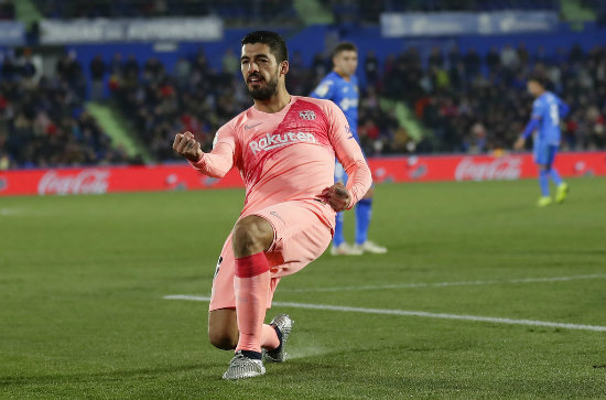 Suárez celebra gol 