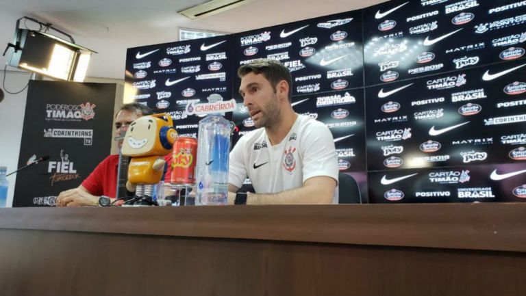 Mauro Boselli, durante conferencia de prensa con Corinthians