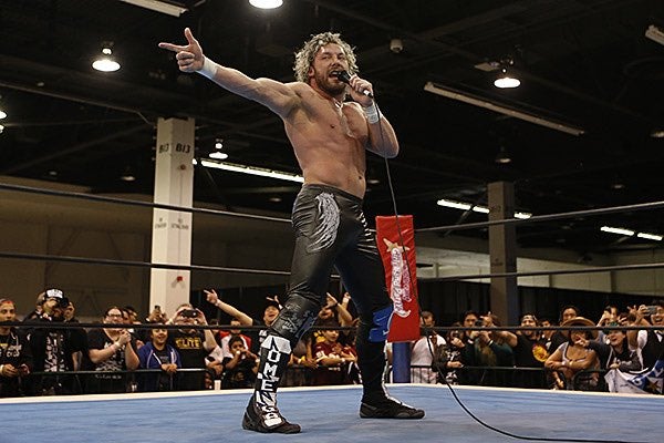 Kenny Omega en una función de NJPW