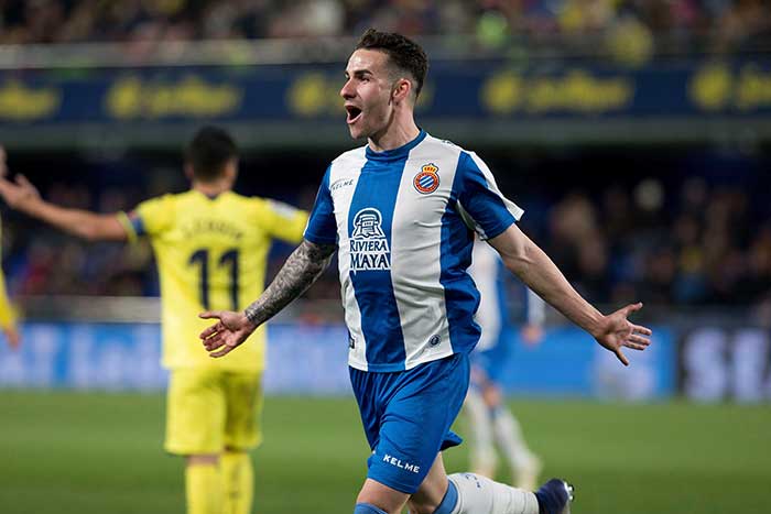 Alex López celebra su canto contra el Villarreal