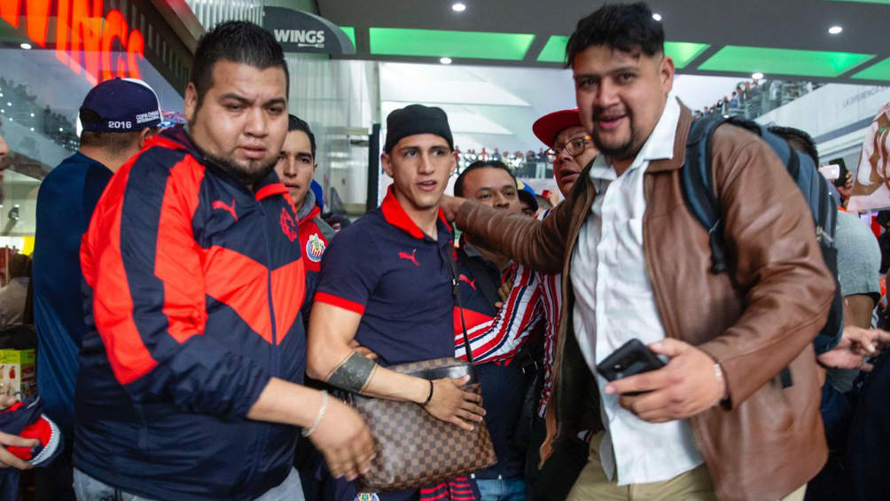 Pulido llega al aeropuerto de la Ciudad de México