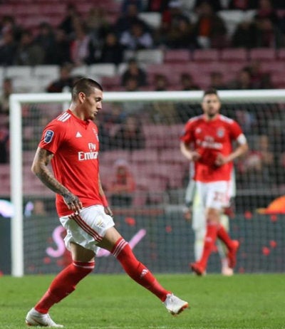 Nico Castillo en un partido del Benfica