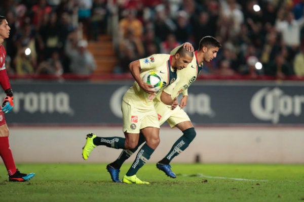 Cecilio Domínguez celebra su anotación ante Necaxa