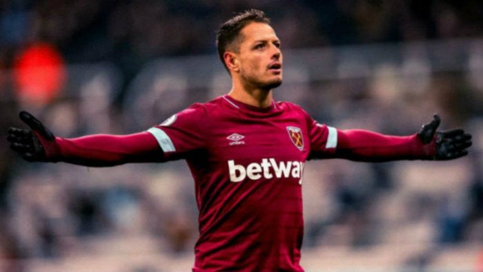 Chciharito en partido con el West Ham 