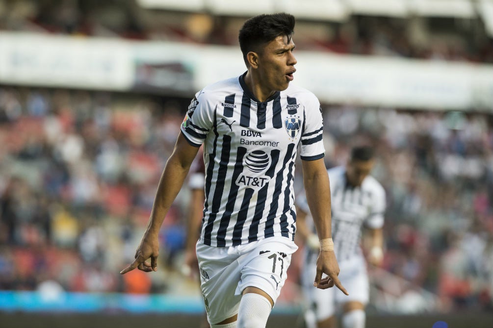 Jesús Gallardo festeja su gol contra Gallos