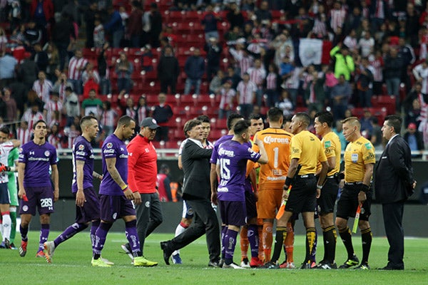 Jugadores del Toluca reclaman a Pérez Durán 