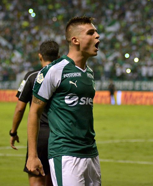 Nicolás Benedetti festeja un gol con Deportivo Cali