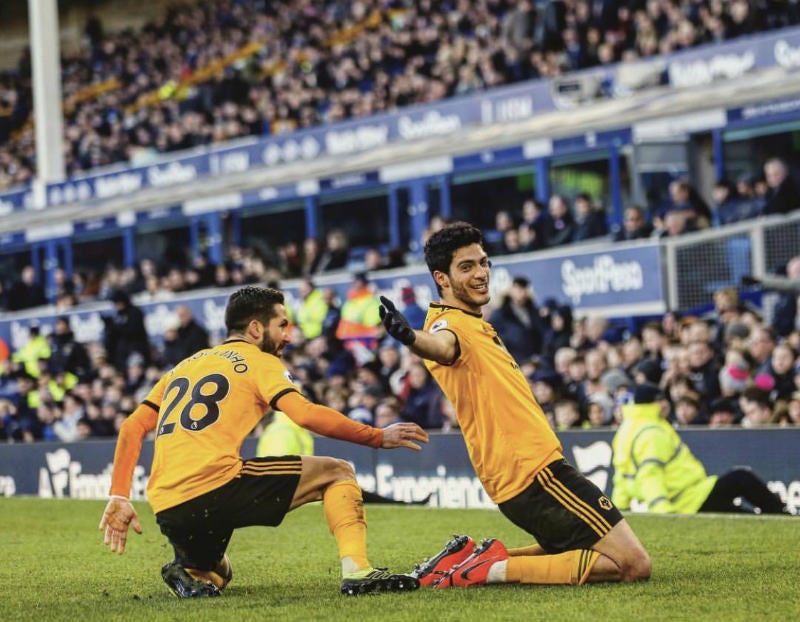 Raúl Jiménez festeja un gol con el Wolverhampton