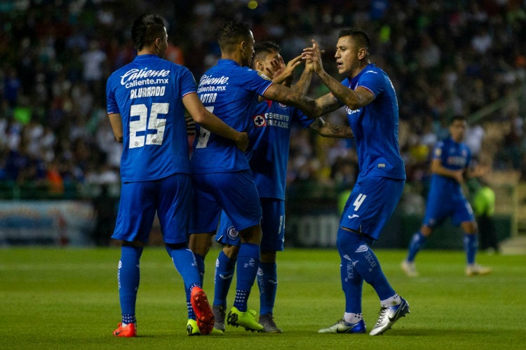 Cruz Azul festeja gol de Yoshimar Yotún