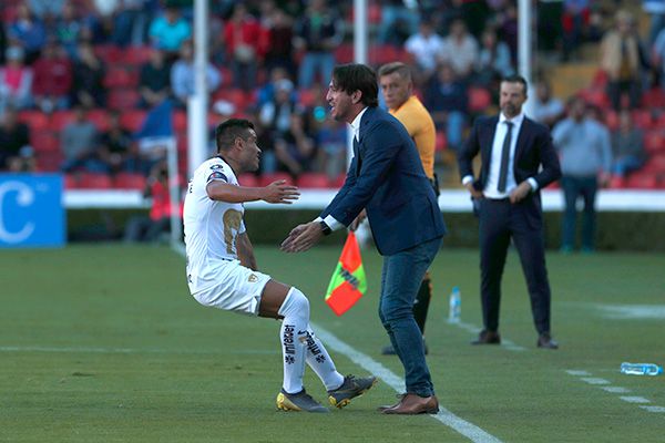 Marioni celebra con Pablo Barrera