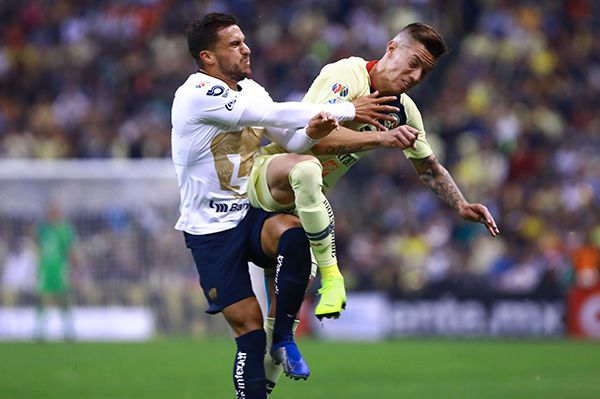 Iniestra en el partido de Semifinales contra América