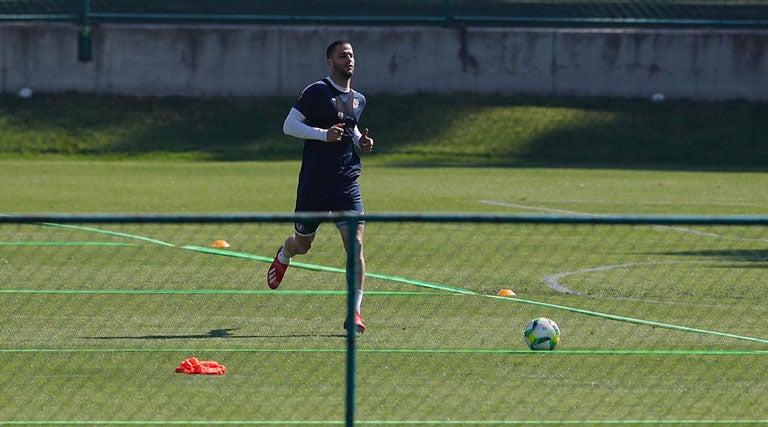 Édgar Méndez entrena solo en La Noria