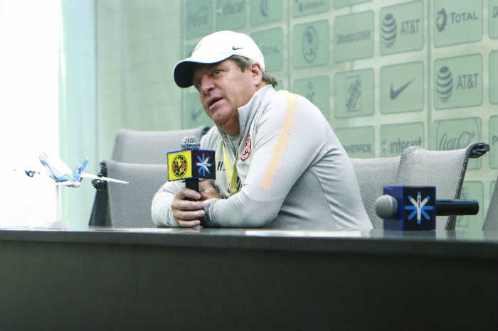 Miguel Herrera en conferencia de prensa 